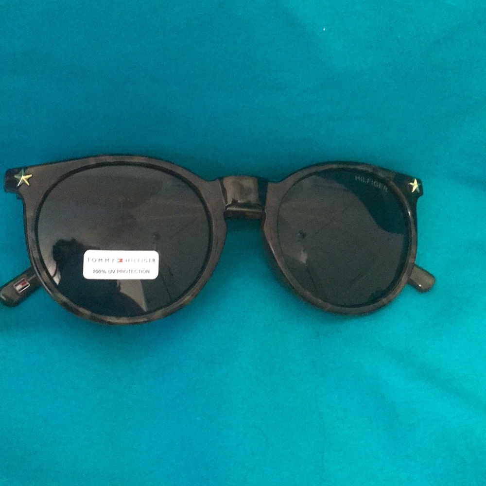 🔹Tommy Hilfiger🔹 BRAND NEW SUNGLASSES